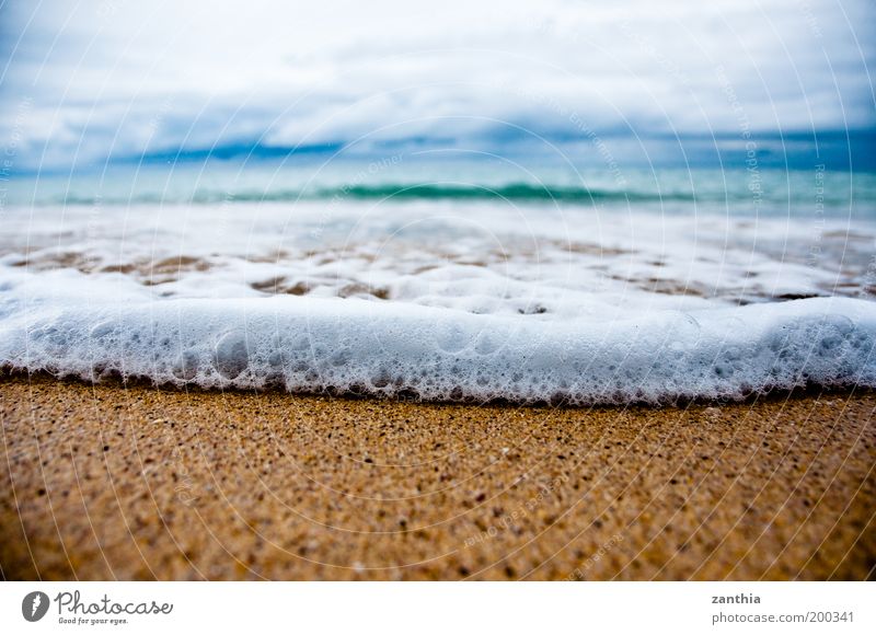 Urlaub Ferne Sommerurlaub Strand Meer Natur Sand Wasser Himmel Wolken Horizont Herbst Wellen Küste nass blau gold weiß Erholung Ferien & Urlaub & Reisen Umwelt
