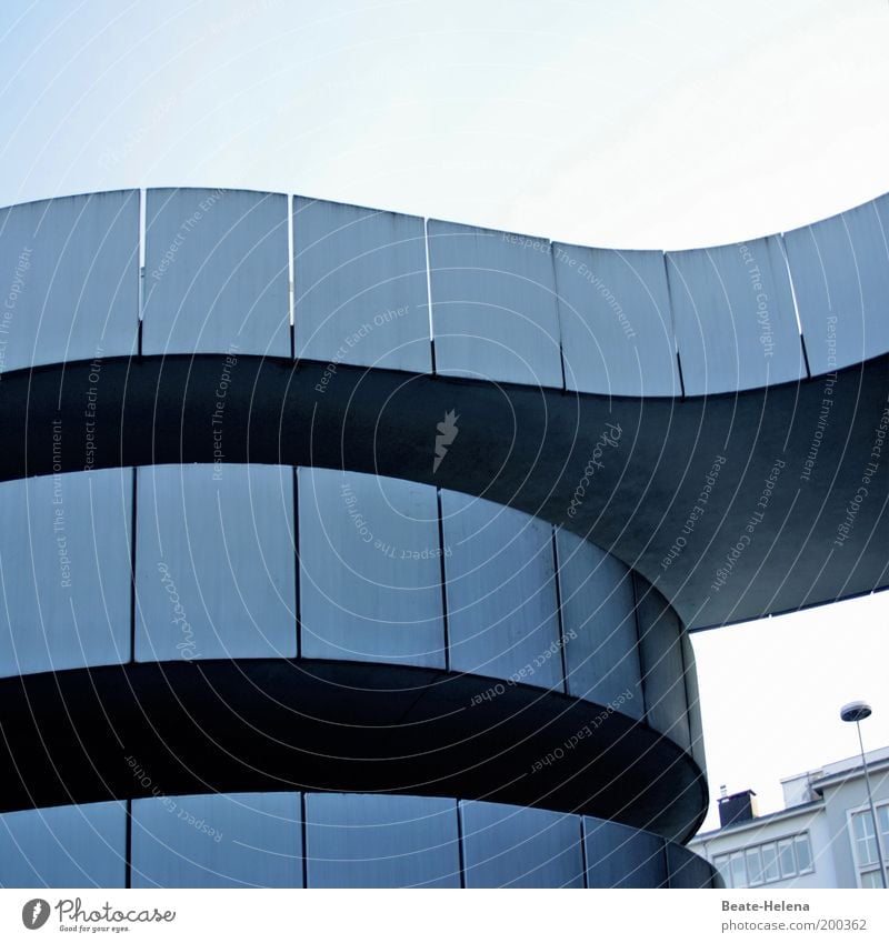 Alternative Stadtrundfahrt elegant Karriere Saarbrücken Parkhaus Architektur Fassade Beton ästhetisch außergewöhnlich entdecken Spirale schlangenförmig
