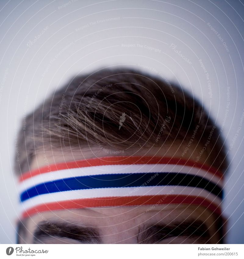 Farang-Thai maskulin Junger Mann Jugendliche Kopf Haare & Frisuren 1 Mensch 18-30 Jahre Erwachsene Stirnband brünett blau rot weiß kurzhaarig Kurzhaarschnitt
