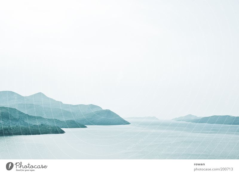 meeresdunst Umwelt Natur Landschaft Horizont Nebel Hügel Berge u. Gebirge Küste Bucht Fjord Meer dunkel Unendlichkeit kalt schön Fernweh grün blau Ferne Insel