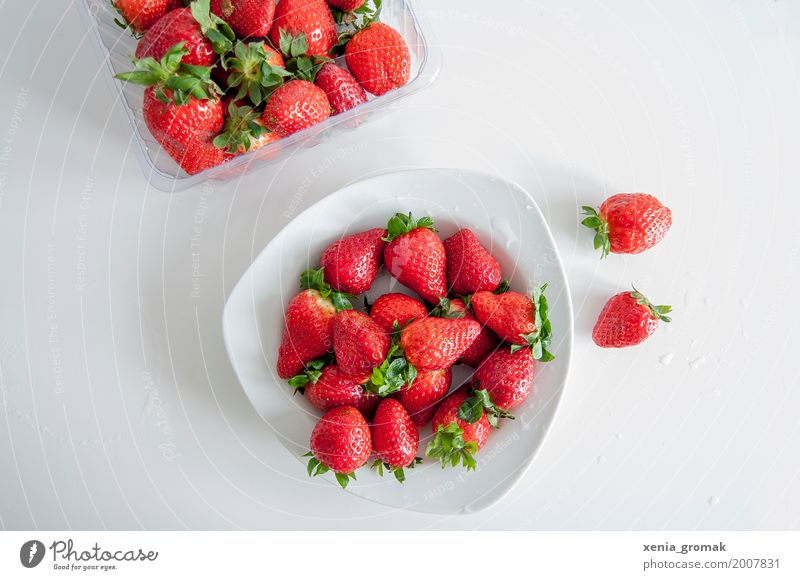 Erdbeeren Lebensmittel Frucht Dessert Ernährung Frühstück Picknick Bioprodukte Vegetarische Ernährung Diät Fasten Teller Schalen & Schüsseln genießen Gesundheit