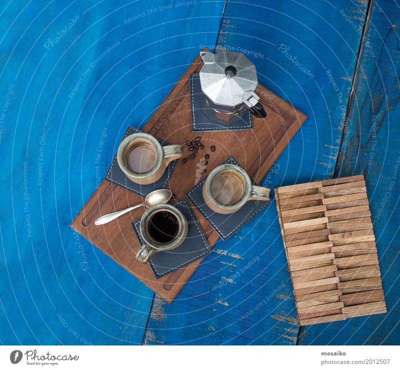 Kaffeetassen auf blauem Tisch Frühstück Kaffeetrinken Büffet Brunch Italienische Küche Getränk Heißgetränk Espresso Lifestyle Design Sommer genießen ästhetisch