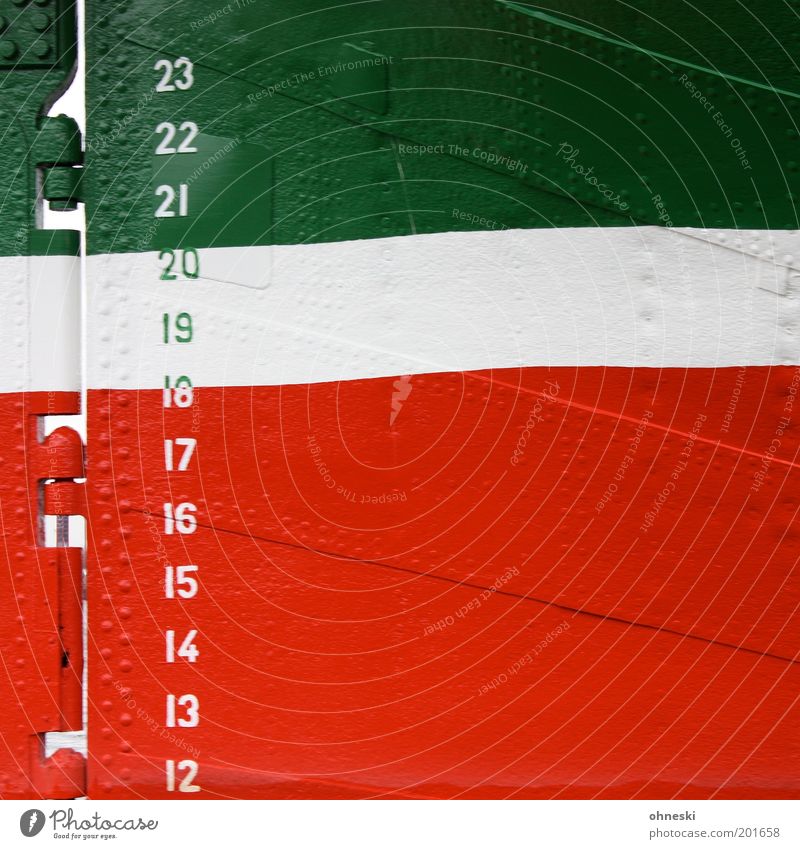 Wasserstandsmeldung Schifffahrt Kreuzfahrt Segelboot Wasserfahrzeug Ruder Niete Metall grün rot weiß lenken Ziffern & Zahlen Linie Scharnier Fahne Italien