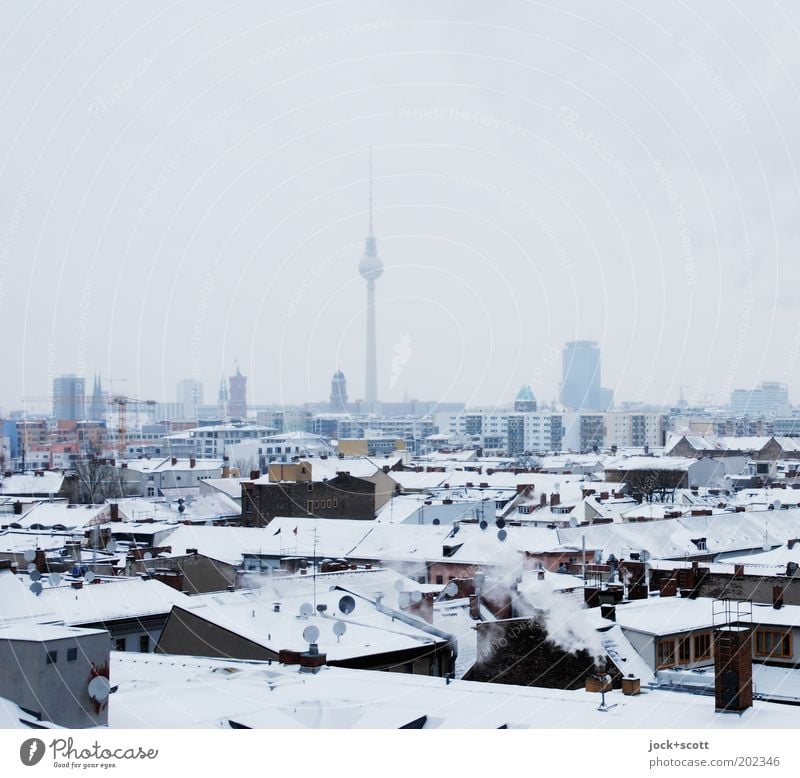 gefrorene Variante Kreuzberg Horizont Winter Nebel Schnee Hauptstadt Sehenswürdigkeit Wahrzeichen Berliner Fernsehturm kalt Stimmung Aussicht Gedeckte Farben