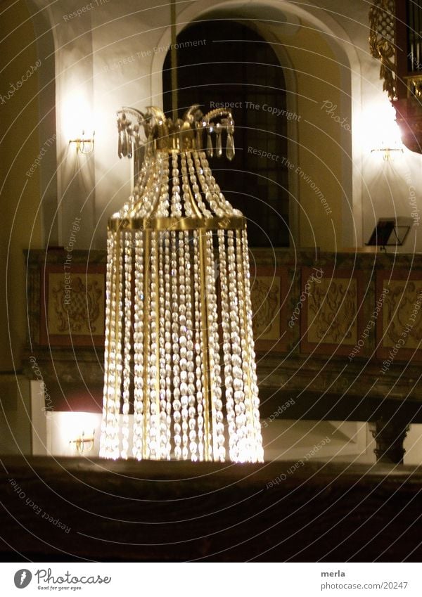 lichtervorhang Kronleuchter Licht glänzend Empore hängen Vorhang Gotteshäuser Religion & Glaube Schatten hell Kristallstrukturen Lichterscheinung Decke