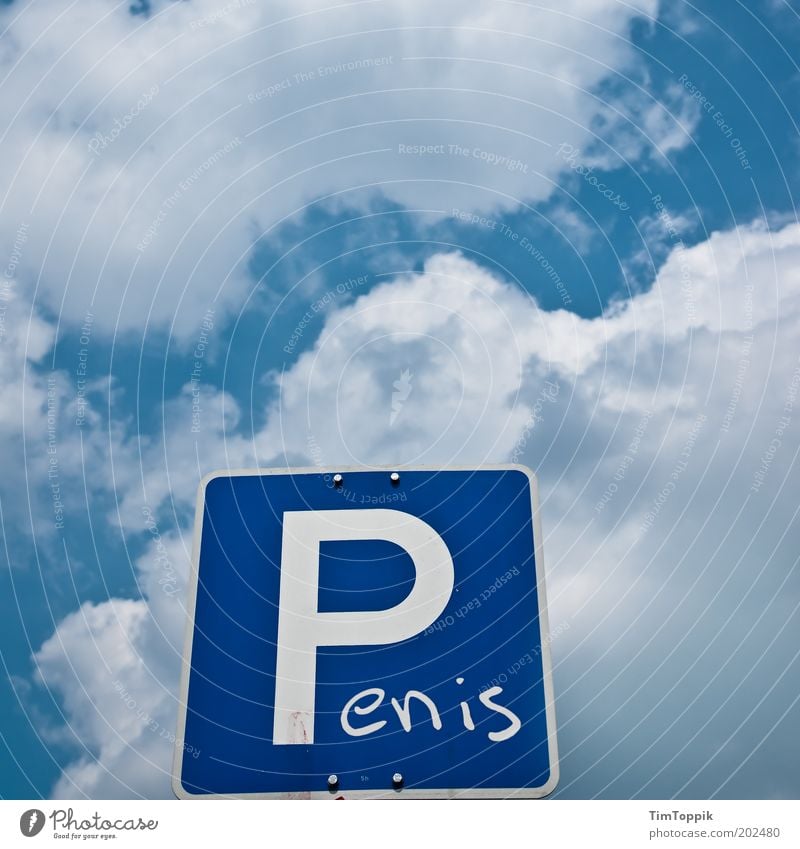 Park The Penis Verkehr blau Himmel Wolken Wolkenhimmel parken Parkplatz Verkehrsschild Schilder & Markierungen Sexualität Kritzelei lustig Witz taggen