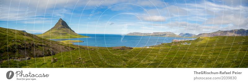 Kirkjufell Umwelt Natur Landschaft blau grau grün weiß Berge u. Gebirge Panorama (Bildformat) Aussicht Ferne Island Meer Weide Grundbesitz Wolken Horizont