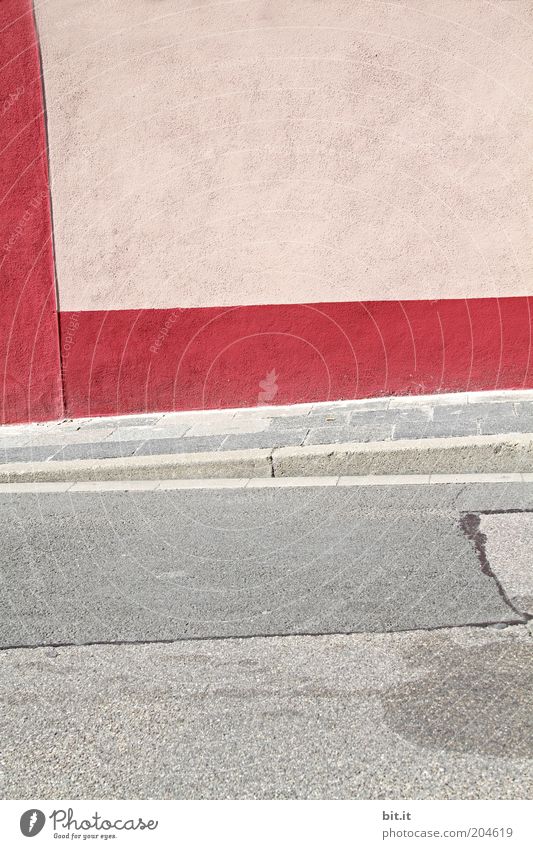irgendwo in Oggersche...[LUsertreffen 04|10] Menschenleer Mauer Wand Fassade Verkehrswege Wege & Pfade Beton Streifen grau rosa rot Ecke eckig Straße