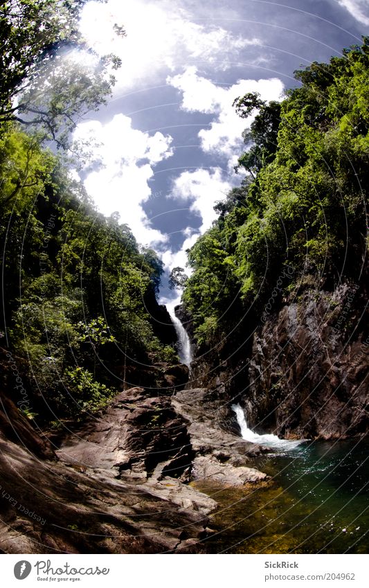 bottle of life Natur Landschaft Wasser Himmel Wolken Urwald Insel Wasserfall blau grün Ferien & Urlaub & Reisen Thailand Tourismus Farbfoto Außenaufnahme