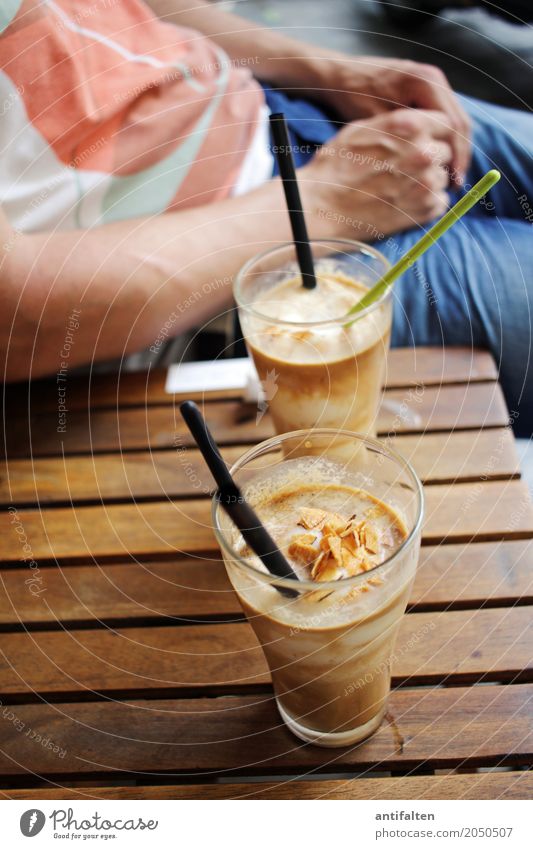 Kokos-Kaffee Dessert Speiseeis Süßwaren Ernährung Getränk trinken Erfrischungsgetränk Eiskaffee Glas Trinkhalm Löffel Ferien & Urlaub & Reisen Tourismus Ausflug