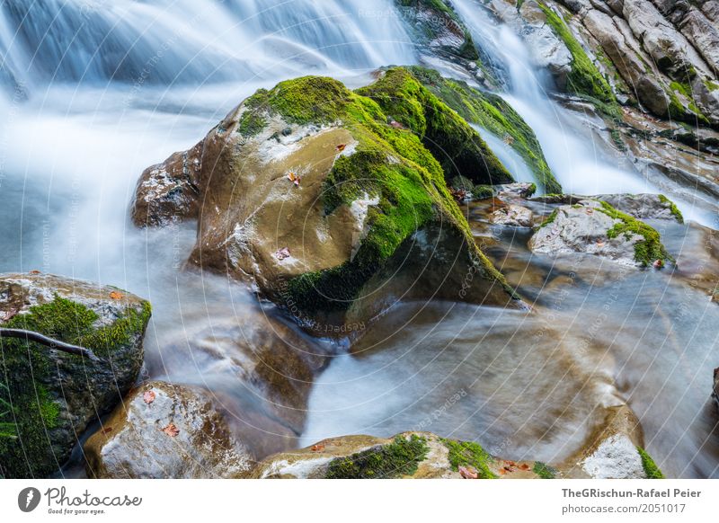 Wasserfall Umwelt Natur Landschaft Pflanze Urelemente Wassertropfen Schönes Wetter blau braun grau grün schwarz weiß Stein Moos nass kalt fließen Schweben