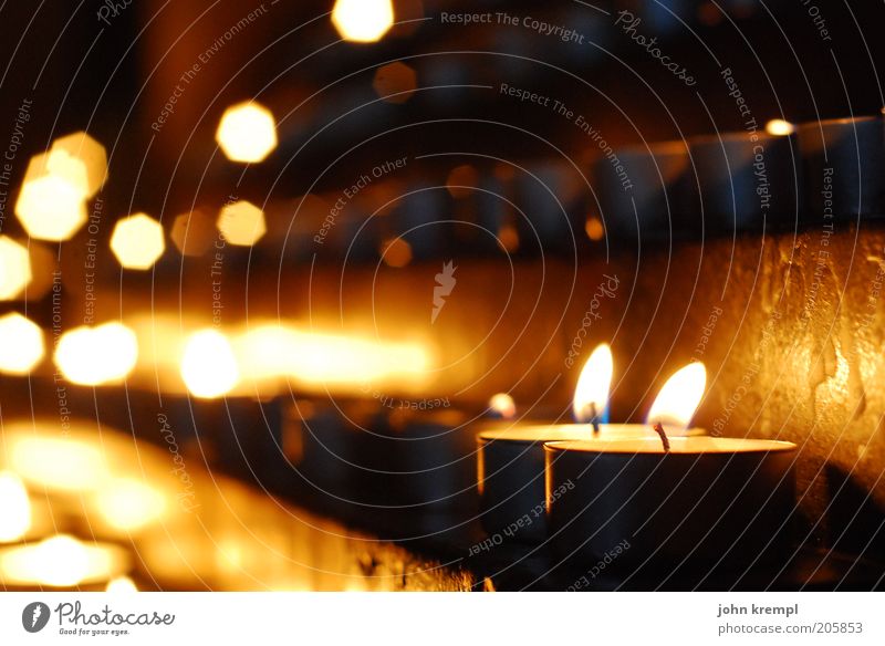 kap der guten hoffnung Kirche Kerze leuchten gelb gold schwarz Vertrauen Warmherzigkeit dankbar Hoffnung Glaube Traurigkeit Trauer Tod Licht schimmern hell
