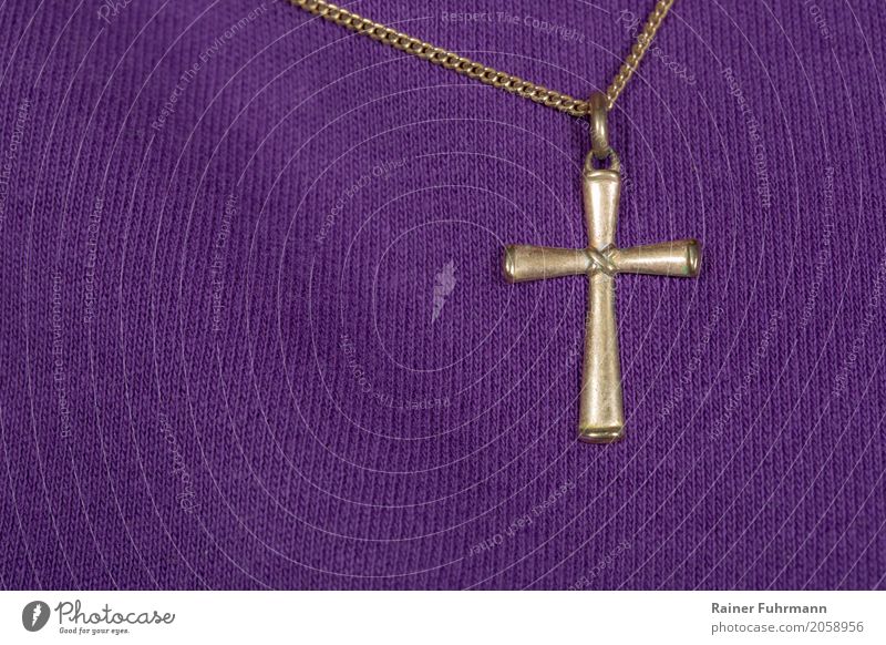 eine Kette mit einem christlichen Kreuz Lifestyle Ostern Weihnachten & Advent Kirchentag Schüler Lehrer "Schmuck Halskette Kreuz" Glaube Religion & Glaube