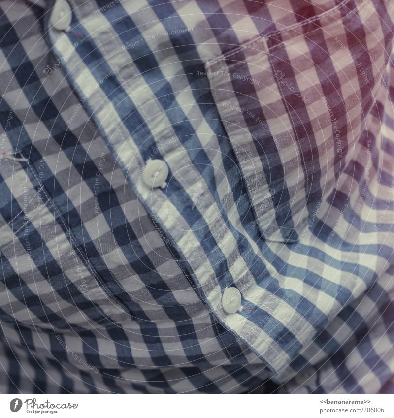 Classic Check Shirt Stil Mode Bekleidung Hemd blau mehrfarbig kariert Knopfloch Brusttasche Casual Stoff Falte Faltenwurf Naht Textildesign Baumwolle anziehen