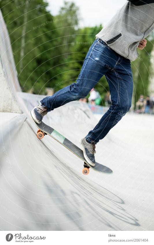 AST10 l ab gehts Lifestyle Sport Skateboard Halfpipe Mensch Jugendliche Leben Hose Schuhe Bewegung Coolness Optimismus Erfolg Willensstärke Mut Tatkraft