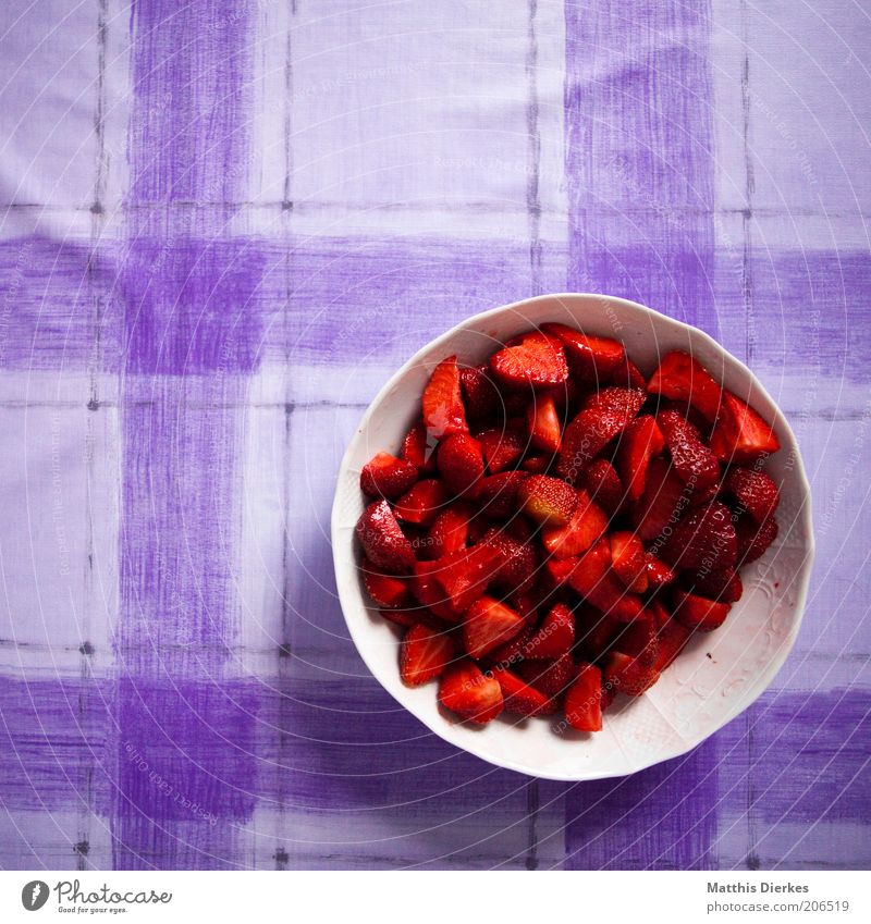 Erdbeeren Linie Muster Schalen & Schüsseln lecker süß Bioprodukte Vogelperspektive voll Obstsalat fruchtig Tisch Gesundheit Gesunde Ernährung vitaminreich