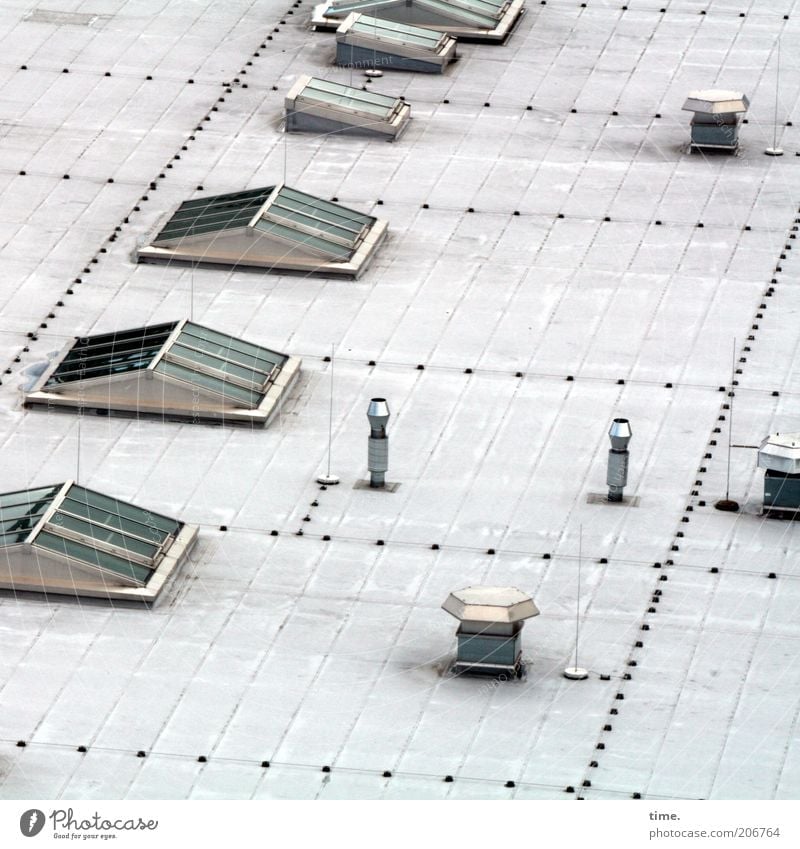 [H10.1] - Dachterrasse Fenster Glas Metall oben Niete Lüftung Abluft Lüftungsschacht Oberlicht Anordnung Funktionalismus Blech Metallwaren Chrom Außenaufnahme