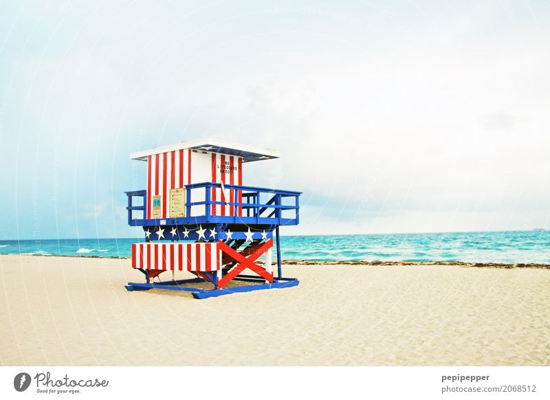 Miami Kunstwerk Sand Wasser Sommer Wellen Küste Strand Meer USA Amerika Fassade Sehenswürdigkeit Wahrzeichen Linie mehrfarbig