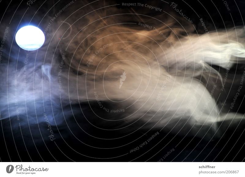 Rauchzeichen I (FR 6/10) gruselig schwarz Surrealismus Nebel Nebelschleier Scheinwerfer Innenaufnahme Kunstlicht Lichteffekt dunkel geheimnisvoll