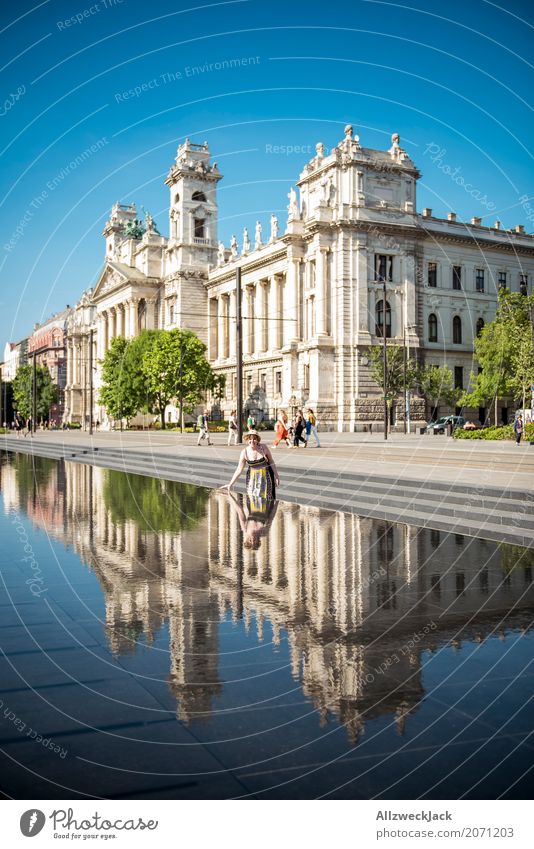 Ethnologisches Museum Budapest 2 Farbfoto Außenaufnahme Tag Reflexion & Spiegelung Totale Ferien & Urlaub & Reisen Tourismus Ausflug Sightseeing Städtereise