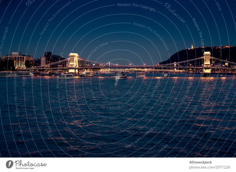 Budapest @ night 5 Farbfoto Außenaufnahme Nacht Totale Langzeitbelichtung Menschenleer Panorama (Aussicht) Textfreiraum links Ferien & Urlaub & Reisen Tourismus