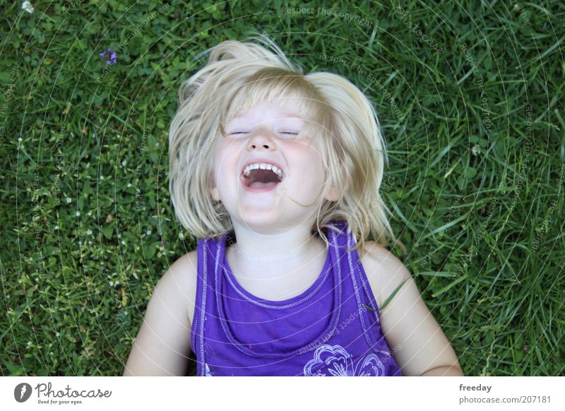 Lachanfall... ;D Gesundheit Leben harmonisch Wohlgefühl Zufriedenheit Sommer Mensch Kind Kleinkind Mädchen Kindheit Gesicht 1 1-3 Jahre 3-8 Jahre Wiese lachen