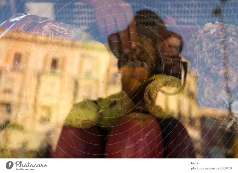 Siegelung der Wirklichkeit Spiegelung Mann Hut Haus Sizilien vielschichtigkeit