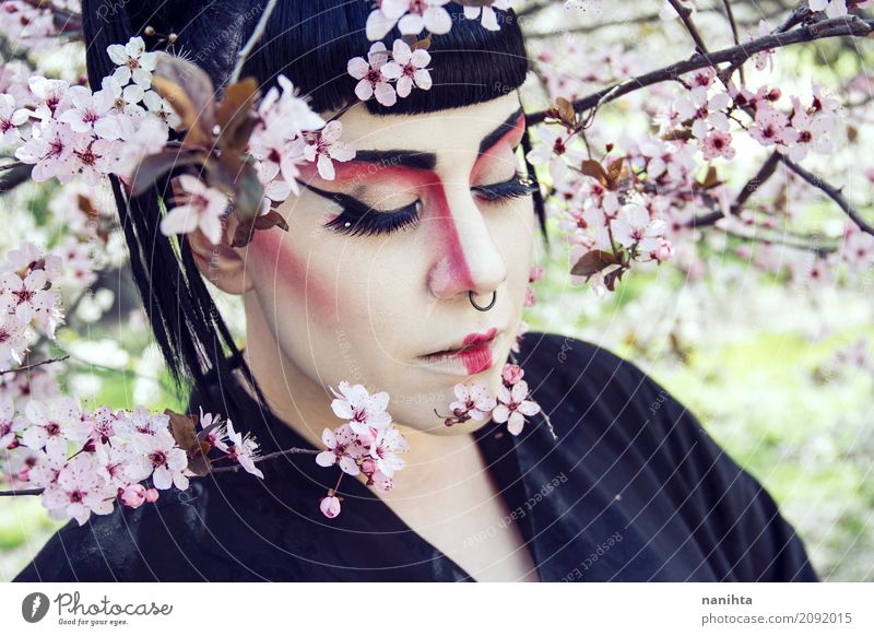 Die junge Frau, die Geisha trägt, bilden Stil exotisch schön Haut Gesicht Schminke Wellness harmonisch Mensch feminin Junge Frau Jugendliche 1 18-30 Jahre