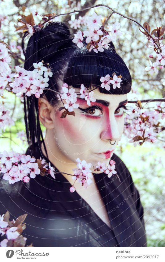 Junge Frau mit Geisha bilden elegant Stil Design exotisch Haare & Frisuren Gesicht Schminke Mensch feminin Jugendliche 1 18-30 Jahre Erwachsene Kunst Kultur