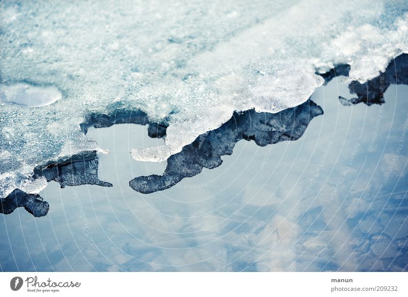Wassereis Umwelt Natur Winter Klima Eis Frost Schnee Küste Seeufer frieren dünn kalt trist Umweltschutz Zeit tauen Farbfoto Außenaufnahme Tag
