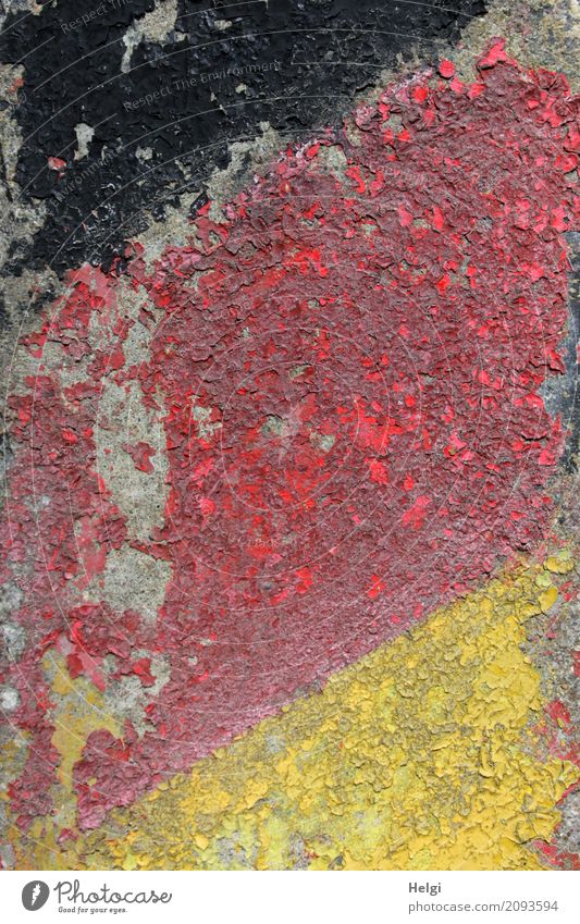 kaputt | ...und ausgedient Farbe Beton Schilder & Markierungen Linie Streifen alt authentisch einzigartig gelb rot schwarz Gefühle standhaft Kultur Nostalgie