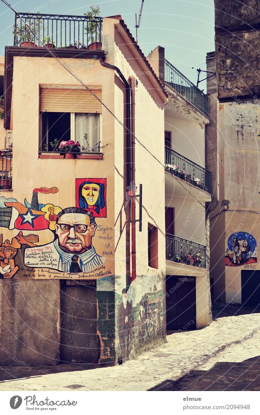 klARText Orgosolo Sardinien Kleinstadt Fassade Sehenswürdigkeit Wahrzeichen außergewöhnlich historisch einzigartig verrückt Tatkraft Sorge Frustration Design