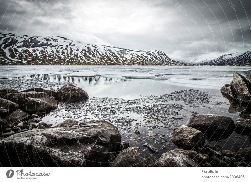 norge VI Natur Landschaft Wasser Gewitterwolken Frühling Winter Unwetter Berge u. Gebirge Gletscher See Norwegen Skandinavien jotunheimen dunkel Flüssigkeit