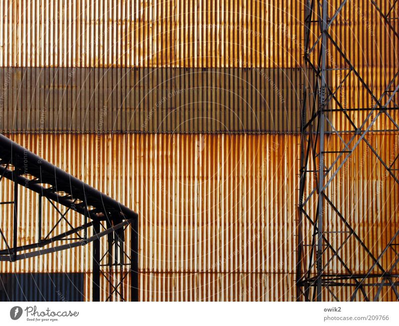 Charleroi Technik & Technologie Industrie Belgien Wallonien Westeuropa Mauer Wand Fassade industriell Industriegelände Industrieruine Baugerüst Wellblechwand