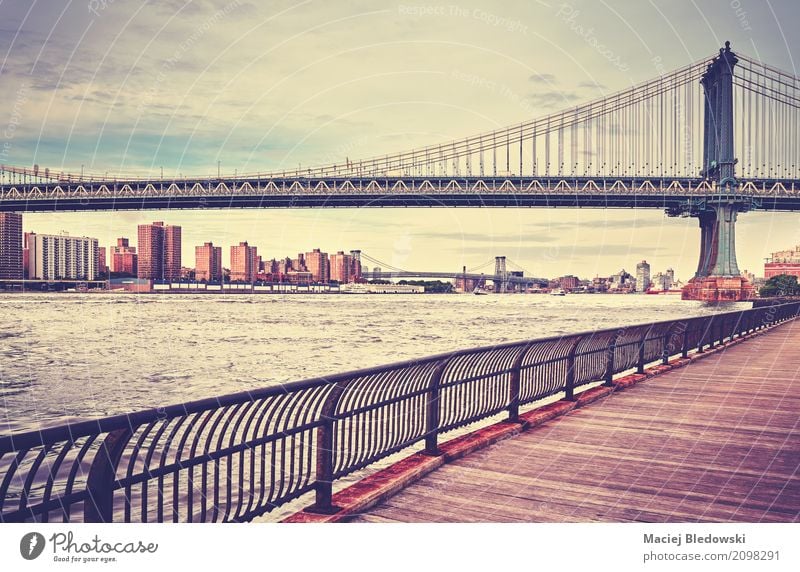 Manhattan Brücke Sommer Hafen Architektur Straße Nostalgie New York State Großstadt Promenade Hafengebiet gefiltert altehrwürdig Instagrammeffekt USA nyc