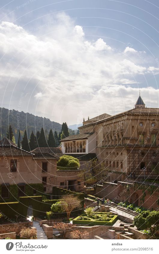 Alhambra - Granada - Spanien Ferien & Urlaub & Reisen Tourismus Ausflug Sightseeing Städtereise Sommer Sommerurlaub Sonne Architektur Altstadt Menschenleer