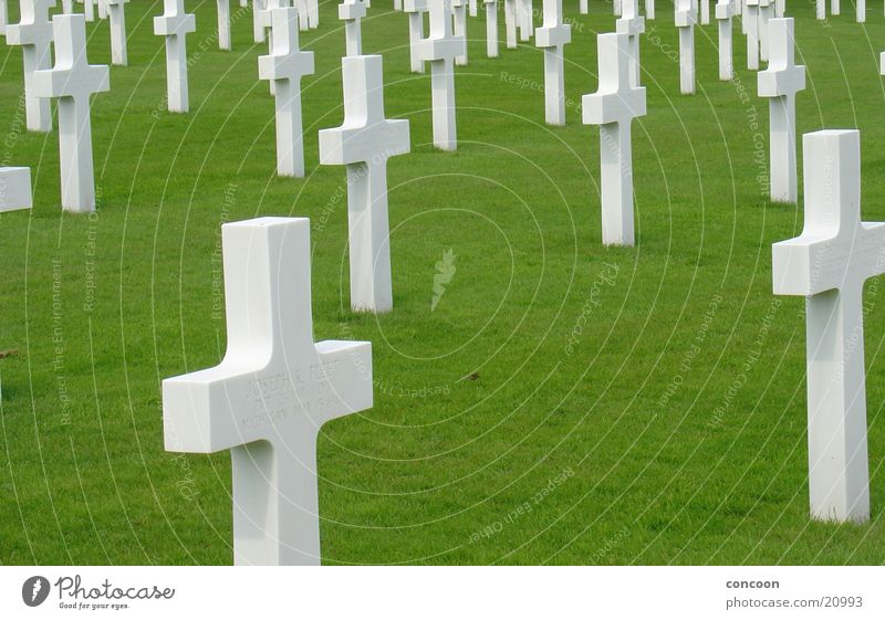 Cambridge American Cemetery Friedhof erinnern Krieg weiß Grab Grabmal England Großbritannien Gotteshäuser Rücken Amerika trist Tod