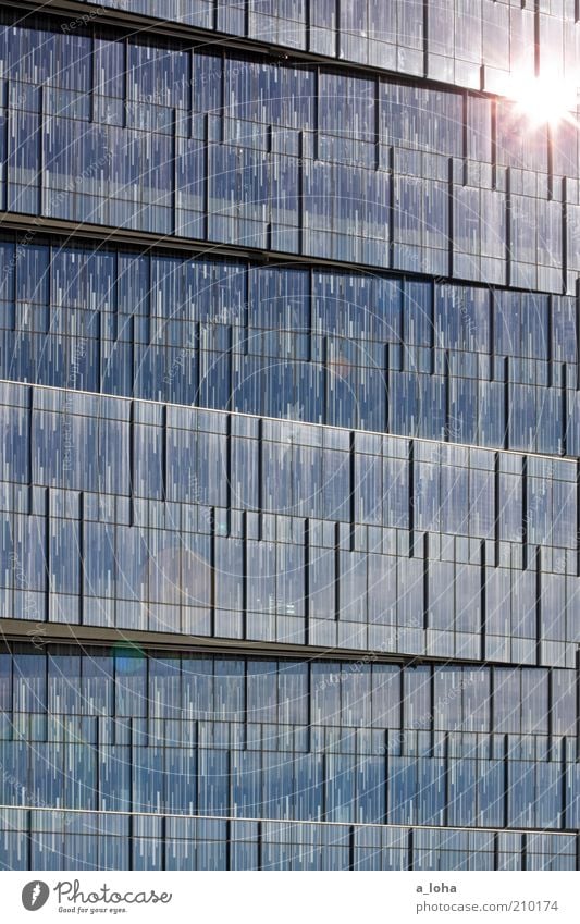 star and stripes Business Sonne Hochhaus Fassade Fenster Linie Streifen glänzend leuchten eckig blau Energie Kunst modern Farbfoto Außenaufnahme abstrakt