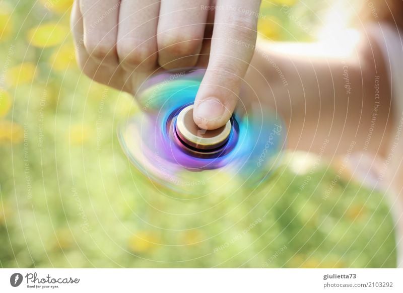 Tempo | Fidget Spinner Rainbow Erholung ruhig Meditation Freizeit & Hobby Spielen Kinderspiel Fingerspiel Finger Spinner Mädchen Kindheit Leben 1 Mensch