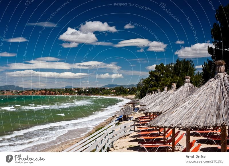 Urlaub Erholung Strand Meer Wellen Himmel Wolken Schönes Wetter Wind Küste Kitsch blau grün Chalkidiki Griechenland Bast Ferienanlage Gischt Mittelmeer