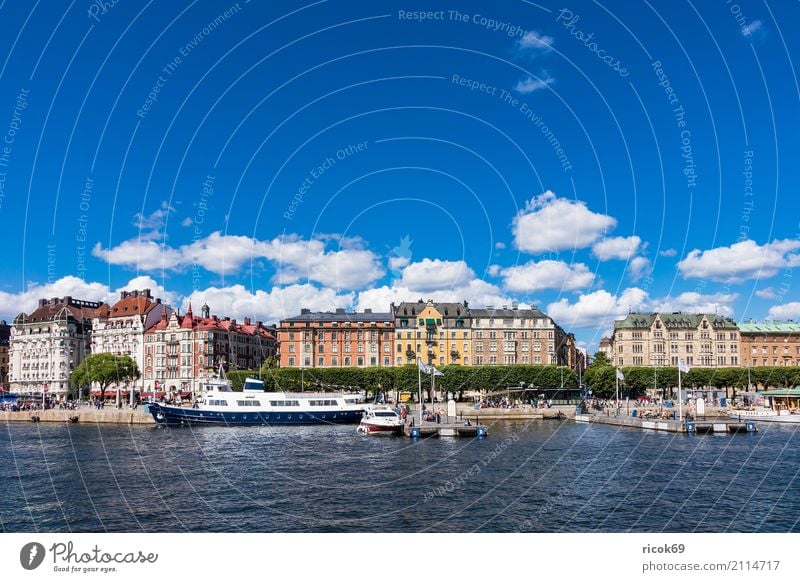 Blick auf die schwedische Hauptstadt Stockholm Erholung Ferien & Urlaub & Reisen Tourismus Haus Wolken Küste Ostsee Stadt Gebäude Architektur Sehenswürdigkeit