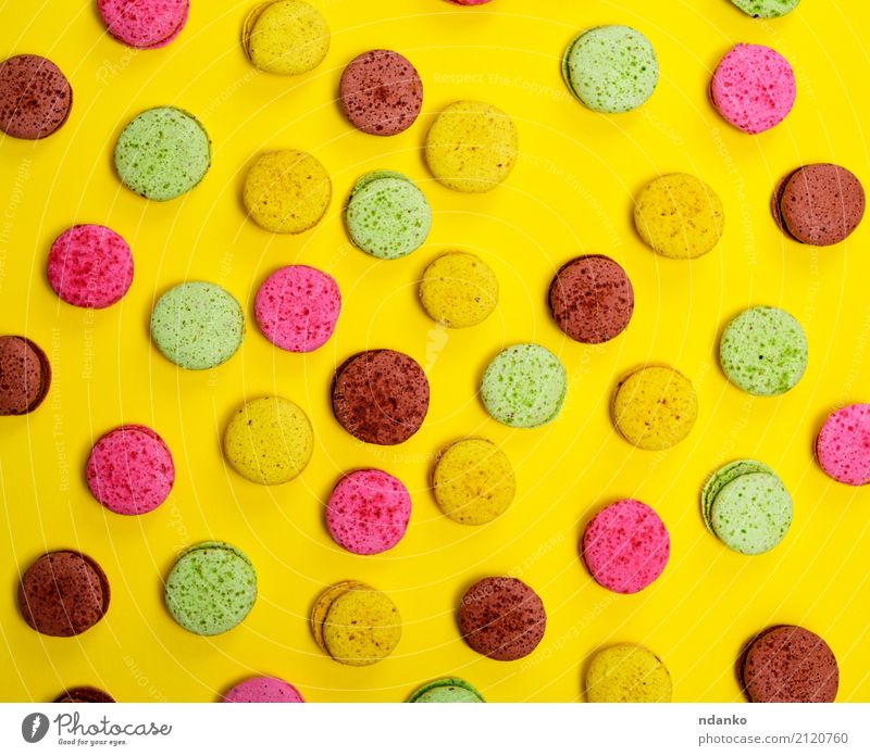 Bunte Gebäck macarons Dessert Süßwaren Gastronomie Essen hell braun mehrfarbig gelb grün rosa Tradition farbenfroh Hintergrund Makkaroni süß Kuchen Backwaren