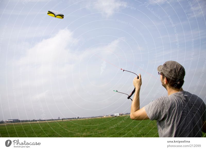 wind Freizeit & Hobby Spielen Kiting Kiter Drachenfliegen Hängegleiter Sport maskulin Junger Mann Jugendliche Erwachsene 1 Mensch 18-30 Jahre T-Shirt Mütze