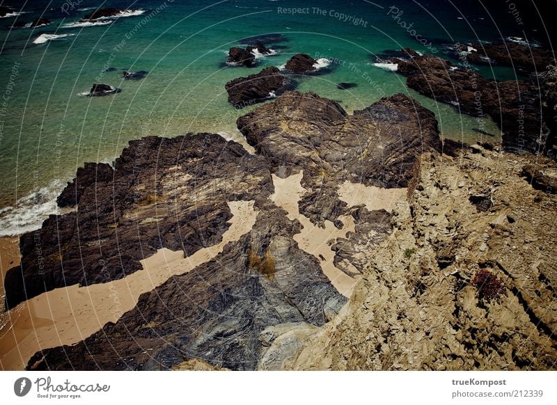 Republica Portugesa IV Umwelt Natur Landschaft Erde Sand Wasser Sonnenlicht Sommer Wärme Felsen Wellen Küste Strand Bucht Meer fantastisch schön blau braun gelb