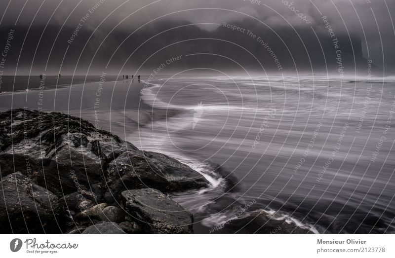 Stokksnes Lavastrand und Vestrahorn, Island Umwelt Natur Landschaft Wolken Wetter schlechtes Wetter Unwetter Wind Berge u. Gebirge Wellen Küste Strand