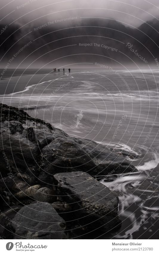 Stokksnes Lavastrand und Vestrahorn, Island Mensch Umwelt Natur Landschaft Wolken Wetter schlechtes Wetter Unwetter Wind Berge u. Gebirge Wellen Küste Strand
