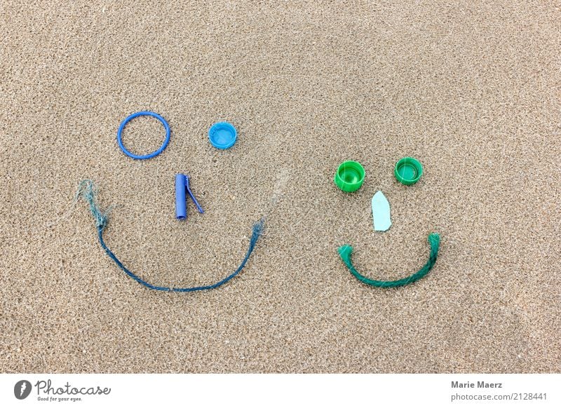 #100 Happy weekend Kunststoffverpackung Kitsch Krimskrams Sand entdecken frech Neugier blau grün Freude Optimismus Freizeit & Hobby Natur Umweltverschmutzung