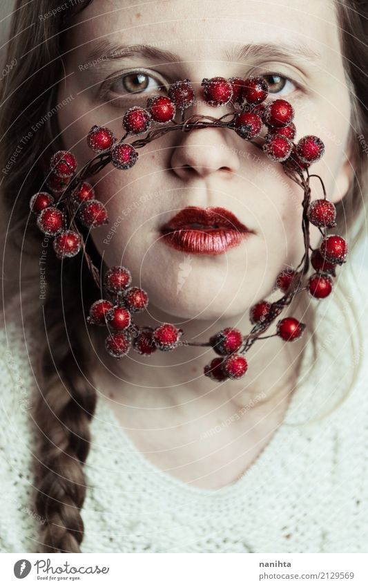 Künstlerisches Porträt mit Winterinspiration schön Haut Gesicht Lippenstift Weihnachten & Advent Mensch feminin Junge Frau Jugendliche 1 18-30 Jahre Erwachsene