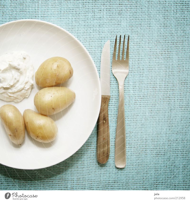 Weißer Kees und Grumbeere Lebensmittel Milcherzeugnisse Gemüse Quark Kartoffeln Pellkartoffel Ernährung Mittagessen Bioprodukte Vegetarische Ernährung Diät