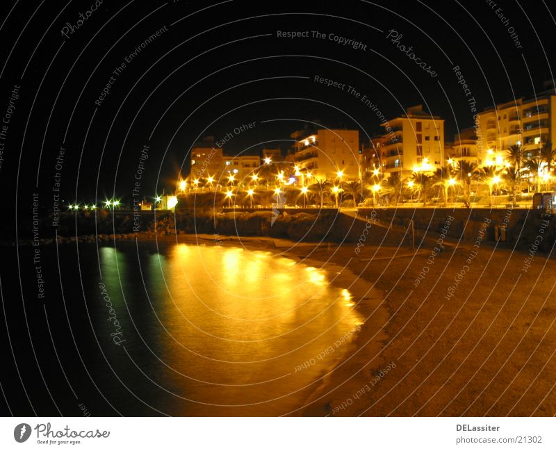 Spanischer Abend Nacht Strand Hochhaus Spanien Reflektion L'Ametlla de Mar